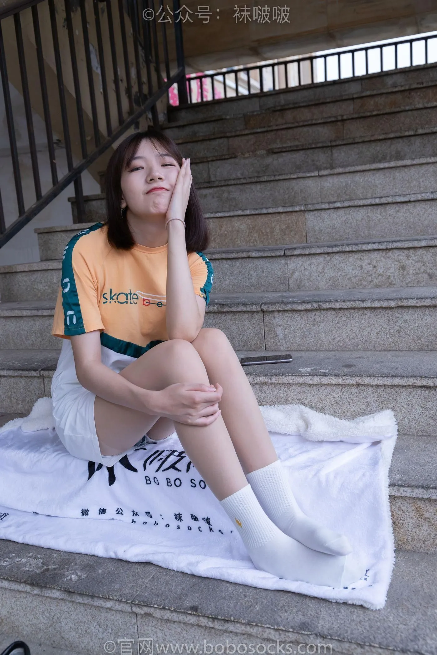 [BoBoSocks袜啵啵]NO.069 小甜豆-vans板鞋、白棉袜、肉丝 [135P]插图6